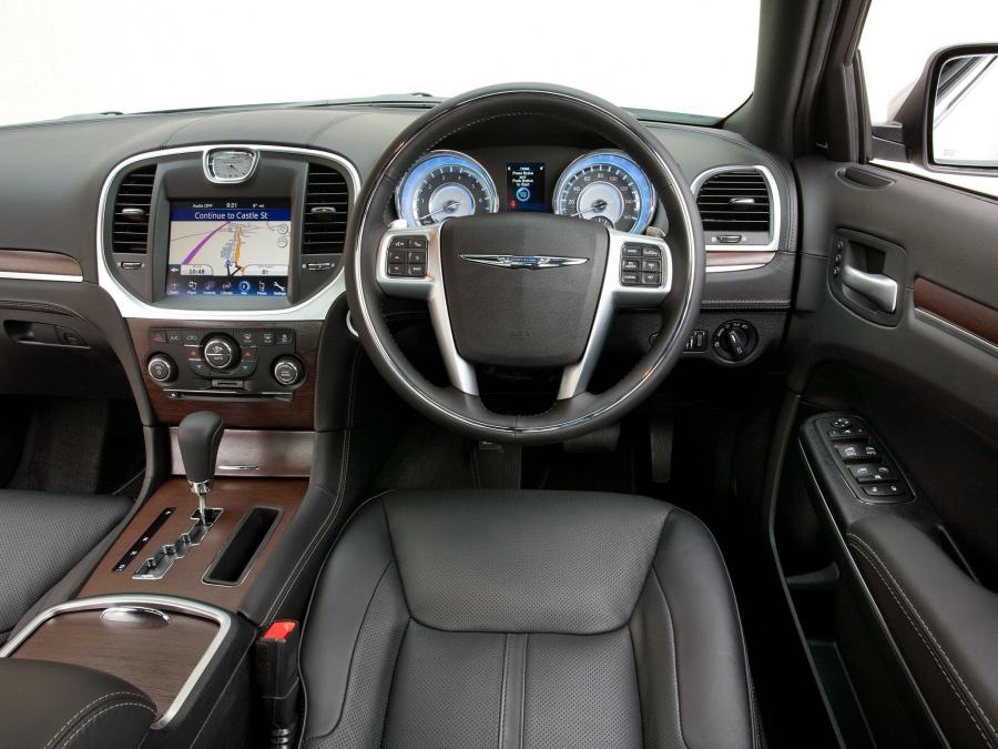  Chrysler 300C 2012 года  (UK) (фото 87 из 91)